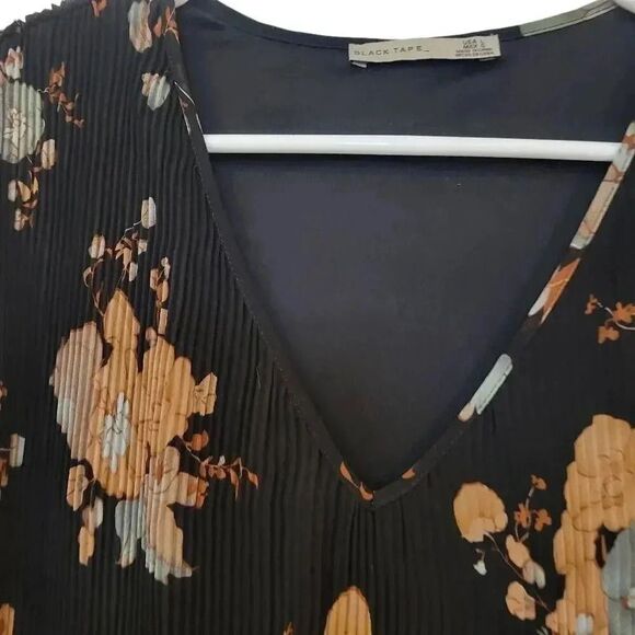 Black Tape Women's Pleated Black Poly Chiffon V-Neck Long Sleeve Relaxed Fit Lin - Picture 4 of 13